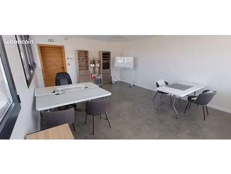 location bureau à la journée saint jean de luz