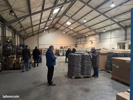 location entrepot et bureau