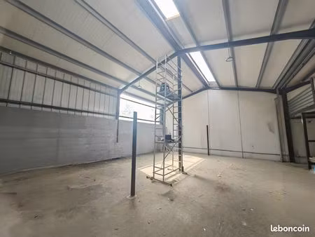 local d'activités 230 m²