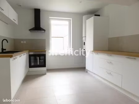 longère 6 pièces 145 m²