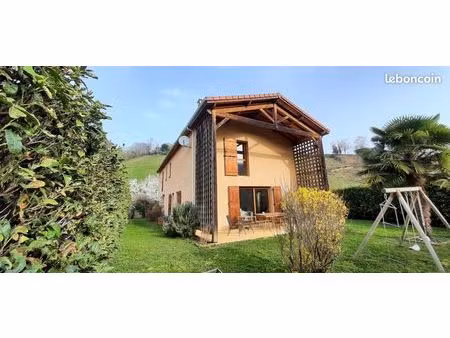 location maison individuelle village poleymieux au mont d'or