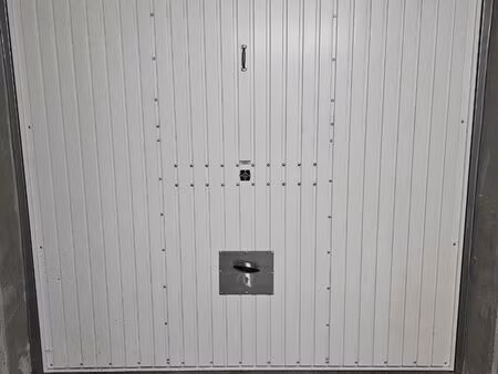 grand garage sécurisé en sous-sol – voiture + moto – échirolles