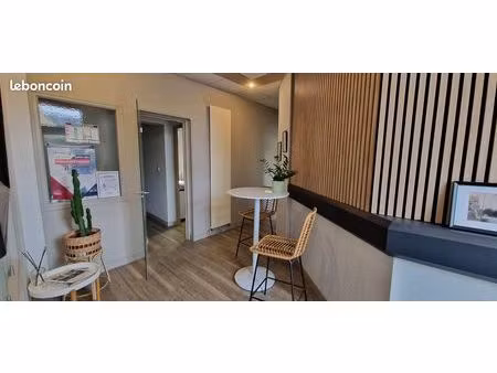 local commercial 204 m² bruz