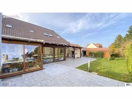 maison 7 pièces 179 m²