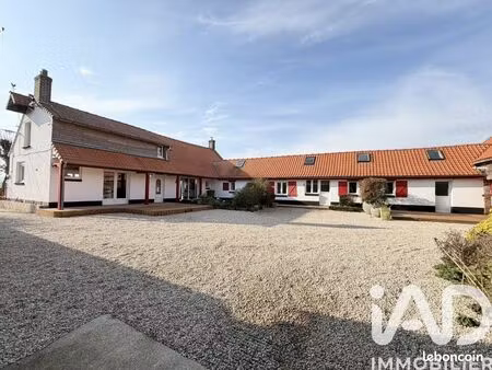 propriété 2 pièces 318 m²