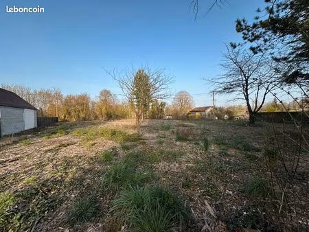 terrain viabilisé en eau de 1003m²