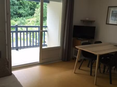 cauterets part vend beau t3 très belle vue proche centre