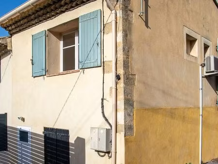 immeuble 4 pièces 80 m²