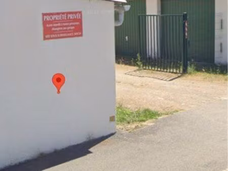 lot entier de 33 garages en extérieur