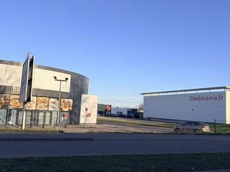 local commercial 1400 m² vendenheim
