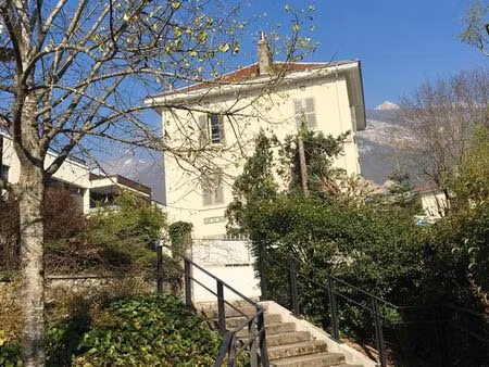 maison de maître - tout début 20ème dans le coeur historique de bernin