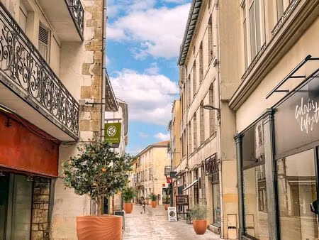 droit au bail : belle boutique de 73 m2 rue piétonne à dax