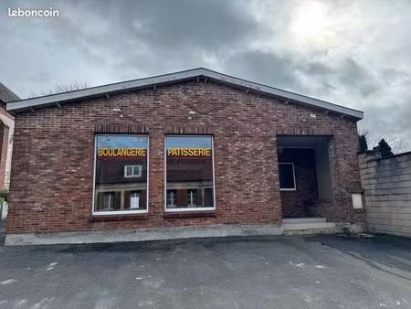 bâtiment commercial 262m2