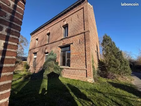 maison 10 pièces 272 m²