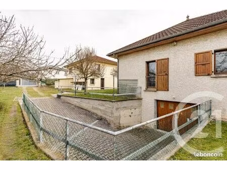 maison 3 pièces 103 m²