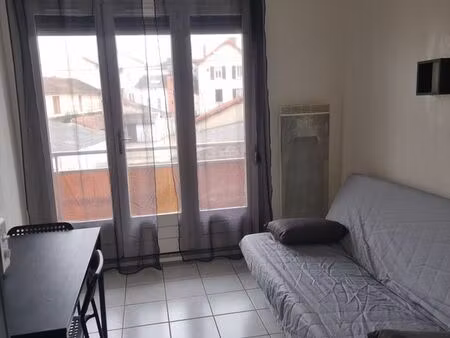 studio meublé sécurisé équipé vaisselle avec balcon roanne riorges