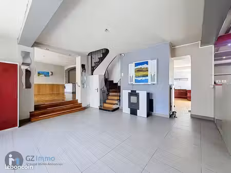 maison 7 pièces 230 m²