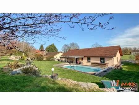 villa 6 pièces 131 m²