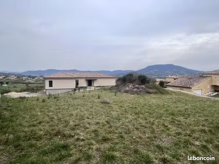 terrain 1 000 m² chomerac