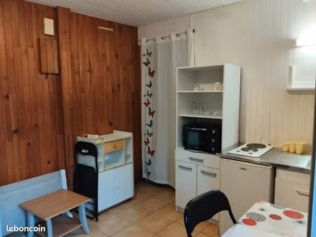 studio rdc centre-ville avec terrasse