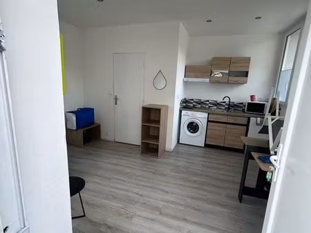 studio refait à neuf – vue ruisseau – calme absolu – vizille ?