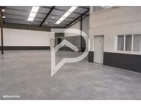 local industriel 309 m²