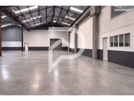 local industriel 600 m²