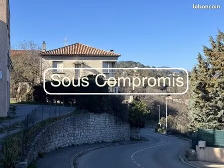 immeuble 11 pièces 266 m²