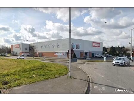 local commercial 950 m²