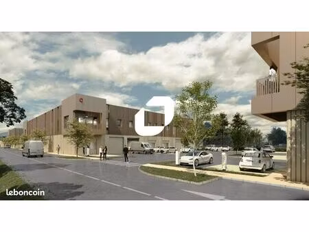 local d'activité 5 590 m²