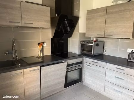 st max centre appartement f3 73m2 avec balcons et cave