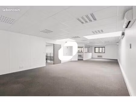 bureaux 798 m²