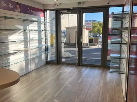 local commercial traversant