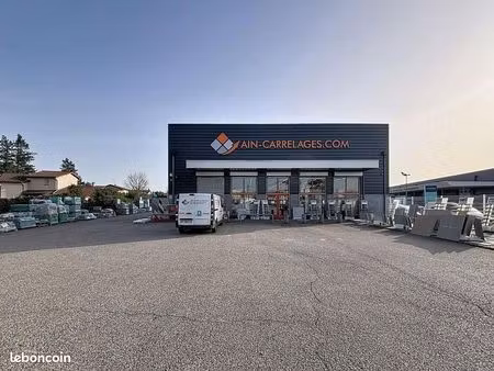 local commercial 1 200 m²