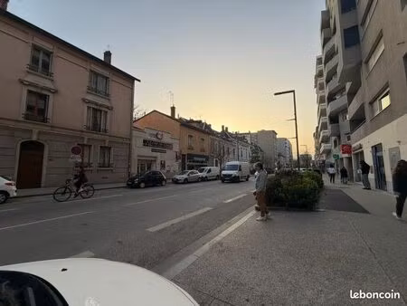 local commercial 72 m²