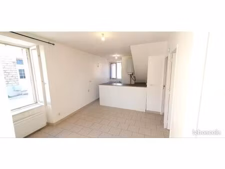 t3 plain pied rénové et à 1 min de gare