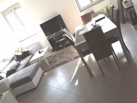 grand t2 de 55m2 + garage à tournon centre ville