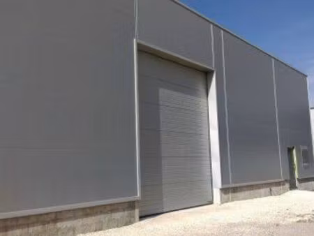 local industriel 203 m²