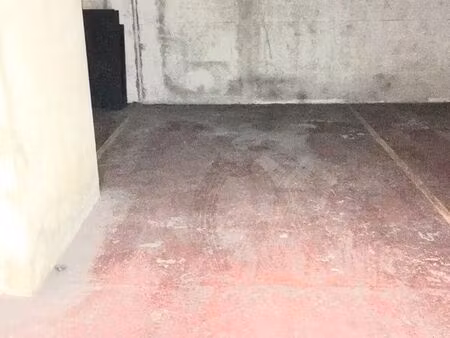 parking - 78 rue petit - 150m métro ourcq