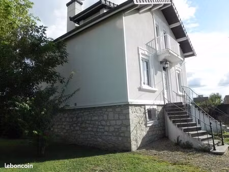 maison 7 pièces 137m2 habitables. terrain 1696m2