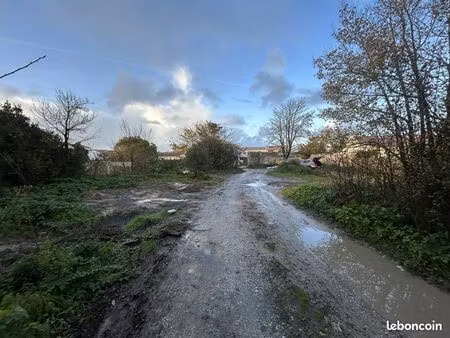 terrain 600 m² la flotte