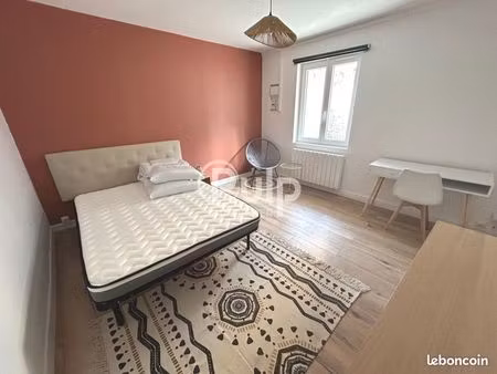 studio 1 pièce 28 m²