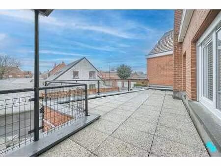 goed onderhouden en ruim appartement te emelgem