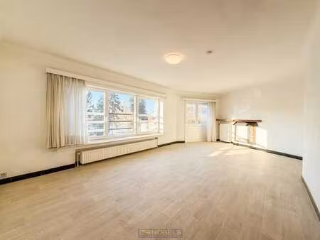 appartement lumineux avec deux chambres et terrasse  situ...