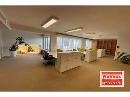 rez commercial de 280 m²