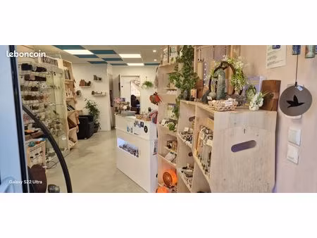 vends mur commerciaux