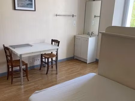 chambre meublée à chateaudun avec climatisation