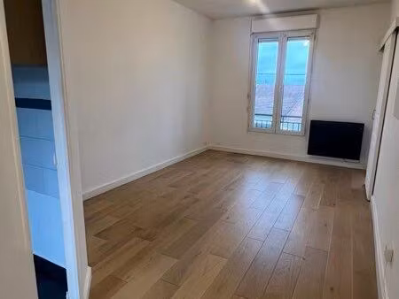 appartement 2 pièces 38 m² – meublé neuf – quartier des chênes – parking