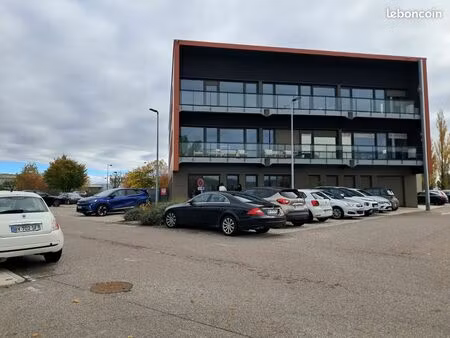 bureaux 165 m² + places de parking disponibles