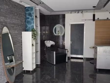 loue local pour salon de coiffure  grenoble début cours libération